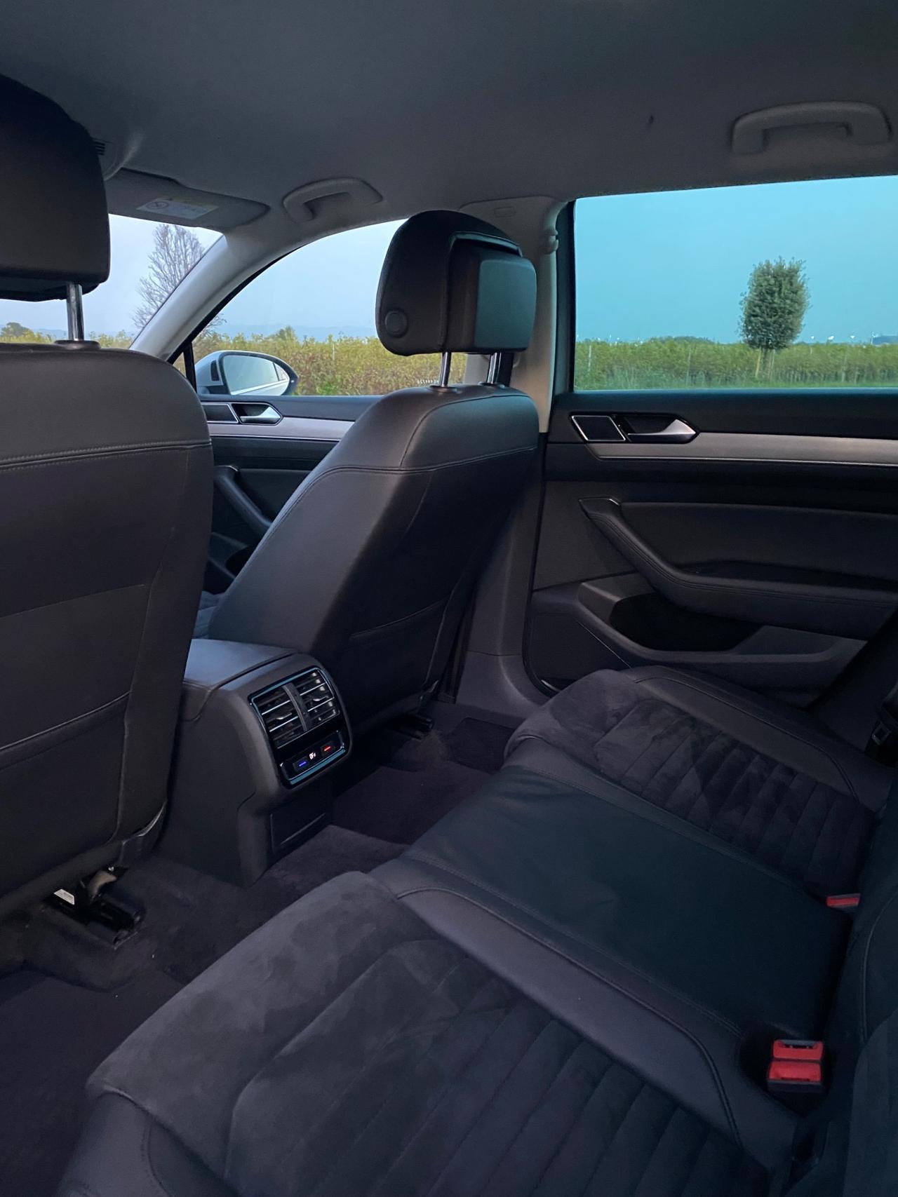 Volkswagen Passat Variant 2.0 TDI DSG Highline BlueMotion Technology