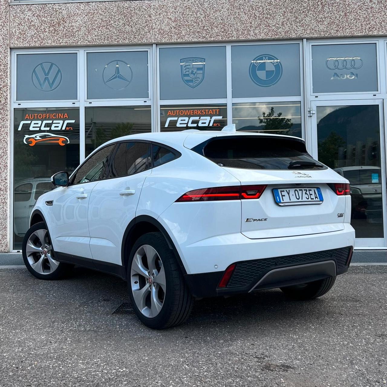 Jaguar E-Pace 2.0D 180 CV AWD AUTO. R-Dynamic HSE