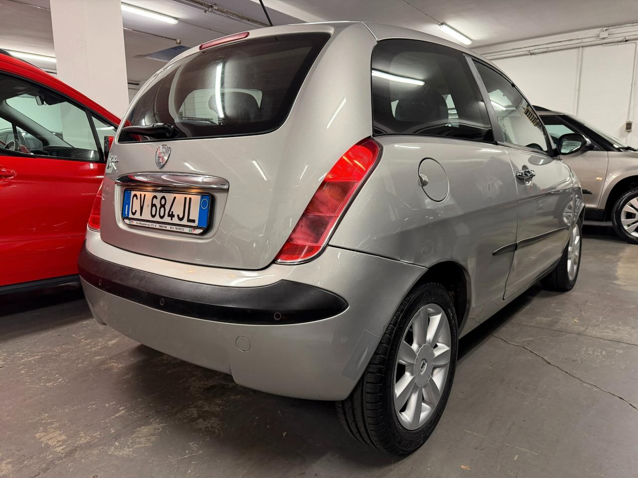 Lancia Ypsilon 1.2 16V Platino