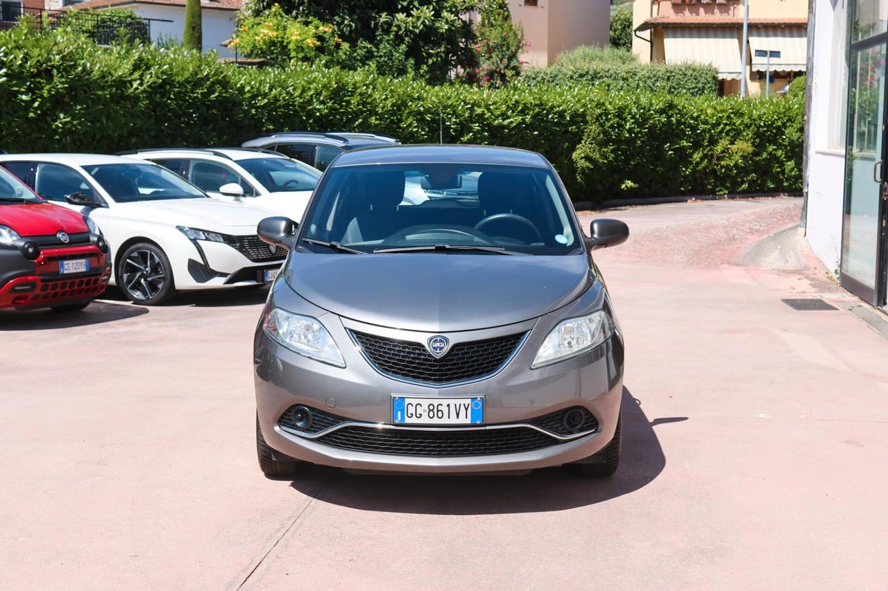 Lancia Ypsilon 1.2 69 CV 5 porte Silver