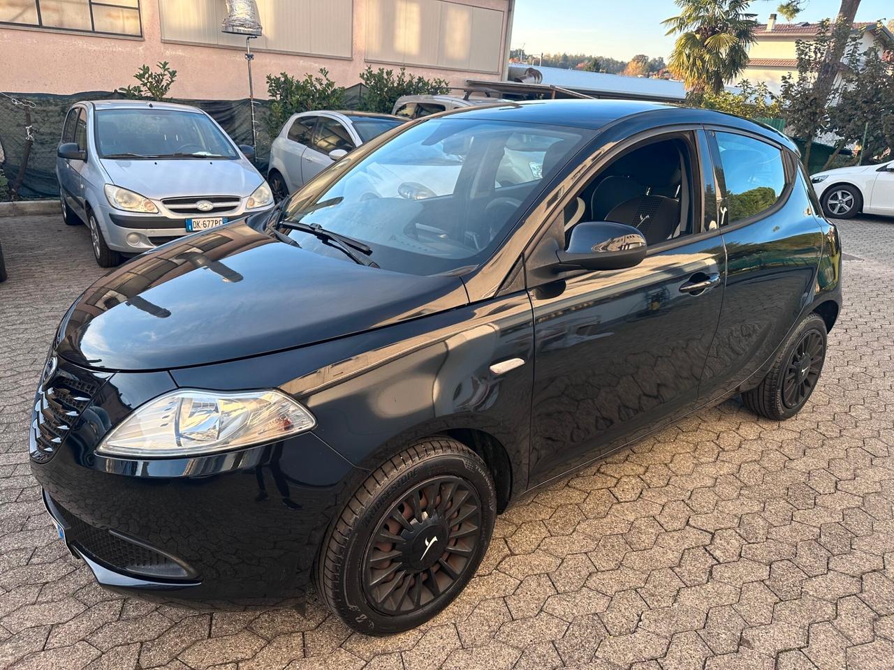 Lancia Ypsilon 1.2 69 CV 5 porte Silver