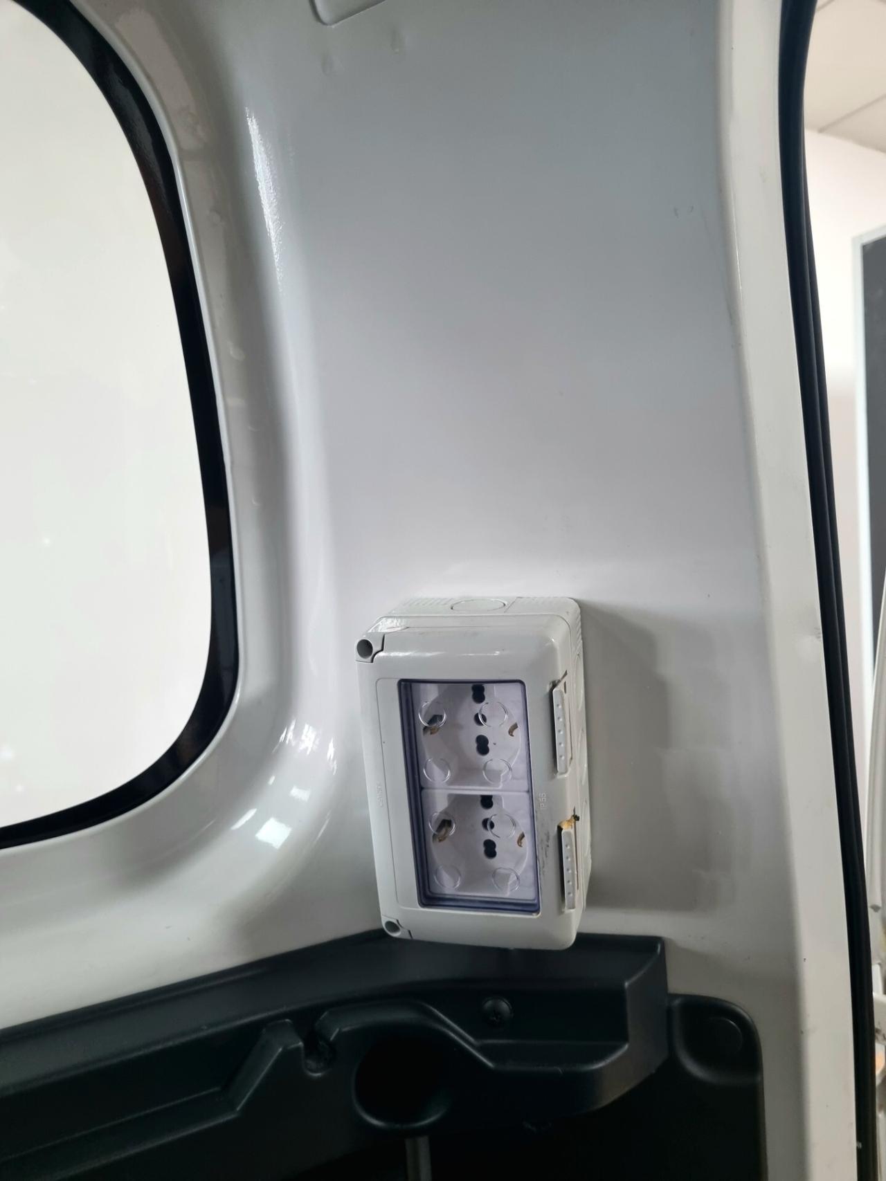 NISSAN NV200 1.5 dCi 110CV Combi 2in1 (N1) GANCIO TRAINO