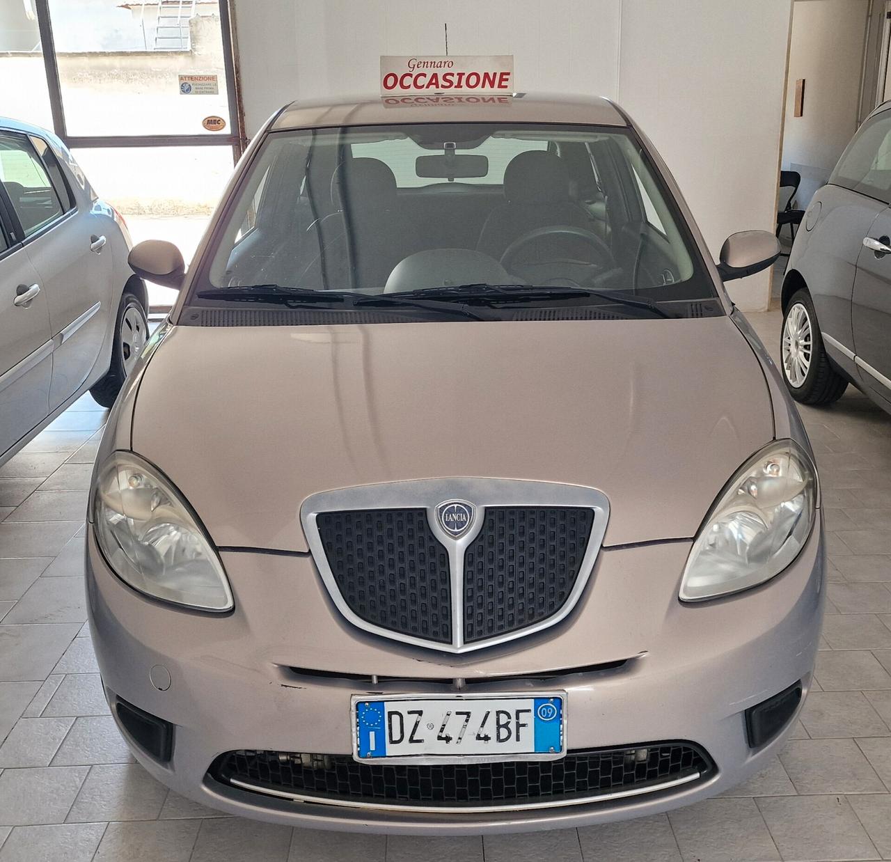 Lancia Ypsilon 1.2 benzina Kw 44 adatta neo patentati