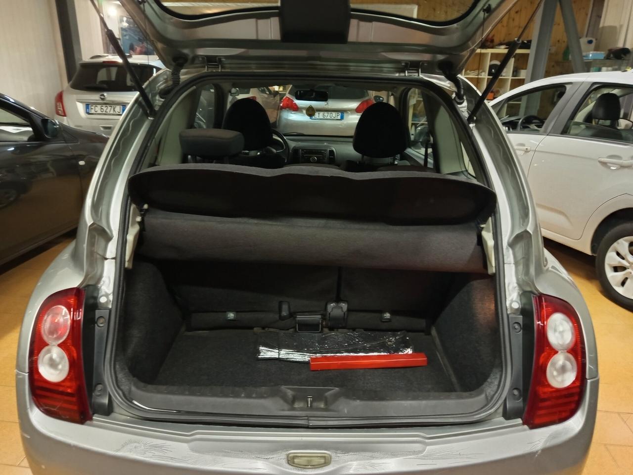 Nissan Micra 1.2 benzina, 100 mil chilometri ok neopatentati.