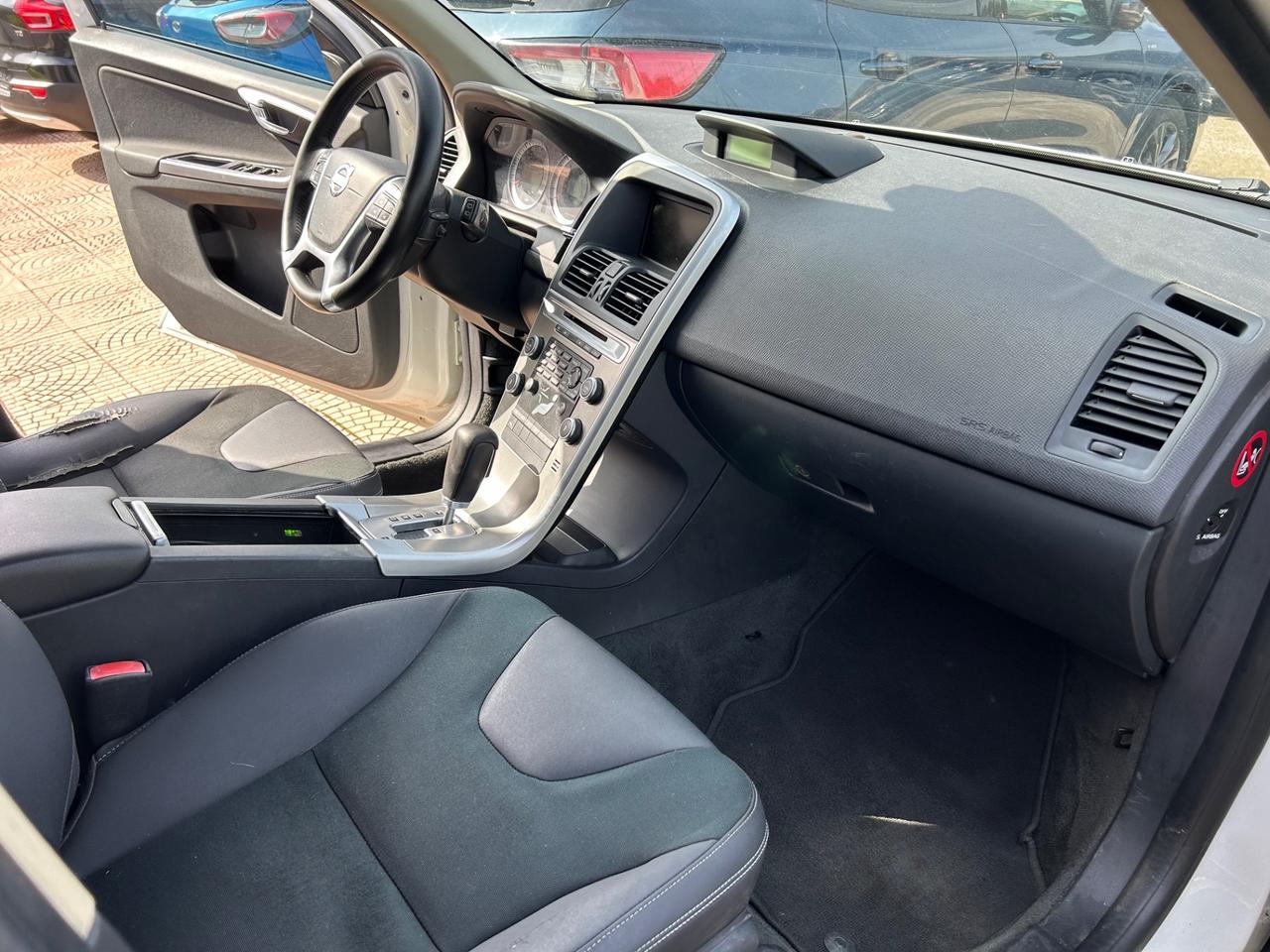 Volvo XC 60 XC60 D5 AWD Geartronic Momentum