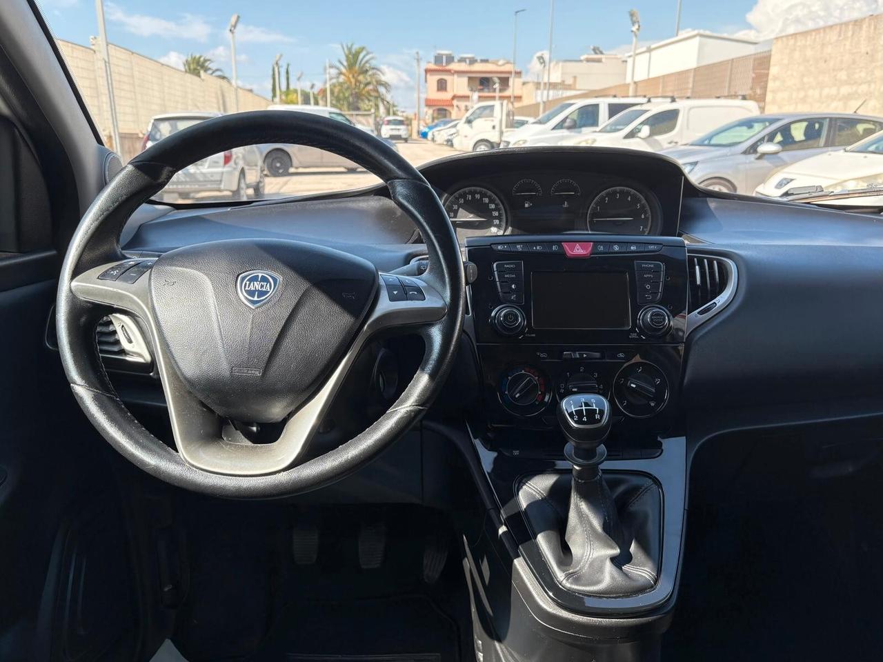 Lancia Ypsilon 1.2 69 CV 5 porte S&S Gold