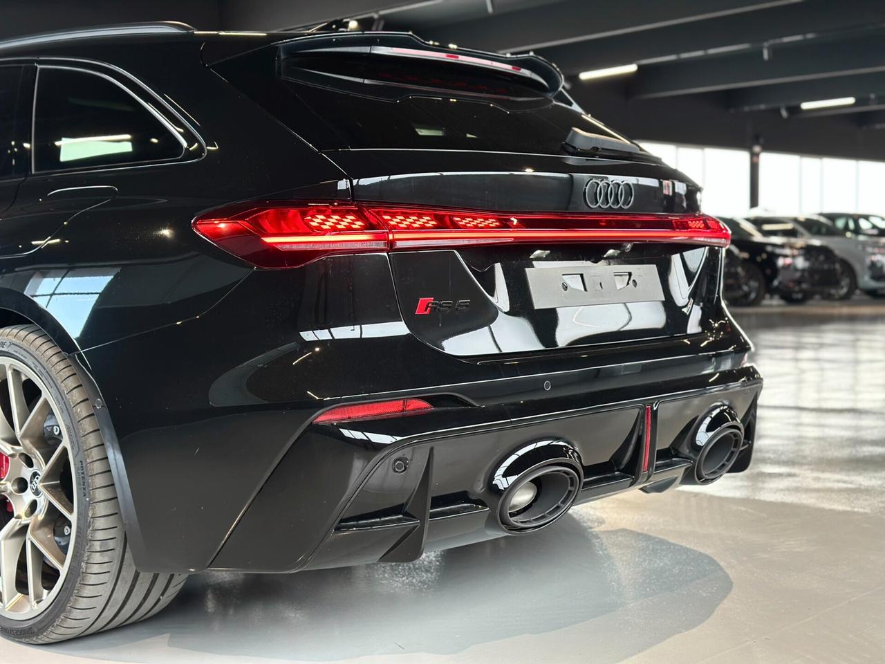 Audi RS5 Performance e-hybrid 639cv