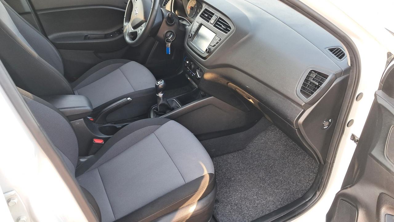 Hyundai i20 1.2 5 porte Econext Connectline