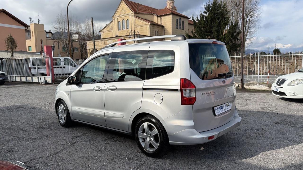 Ford Tourneo Courier 1.5 TDCI 95 CV Titanium