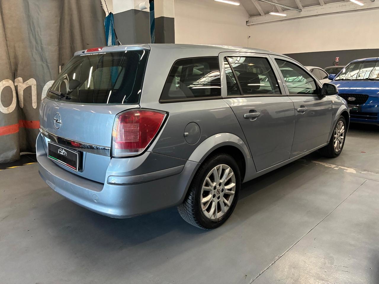 Opel Astra III 2010 SW 1.6 Enjoy Gpl-tech 115cv