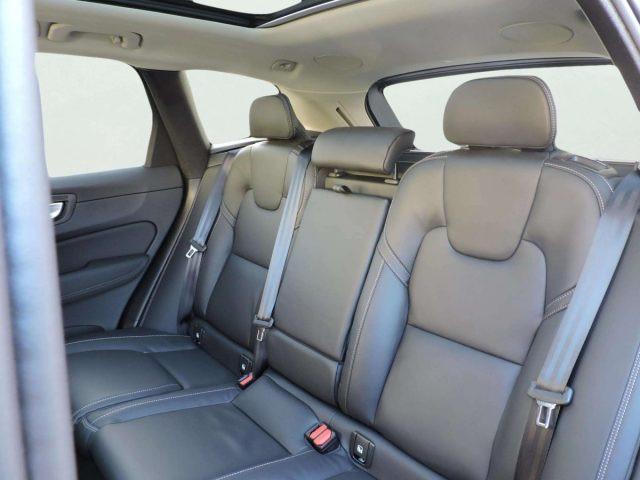 VOLVO XC60 B5 (benzina) AWD ULTRA DARK AUTOMATICA AZIENDALE