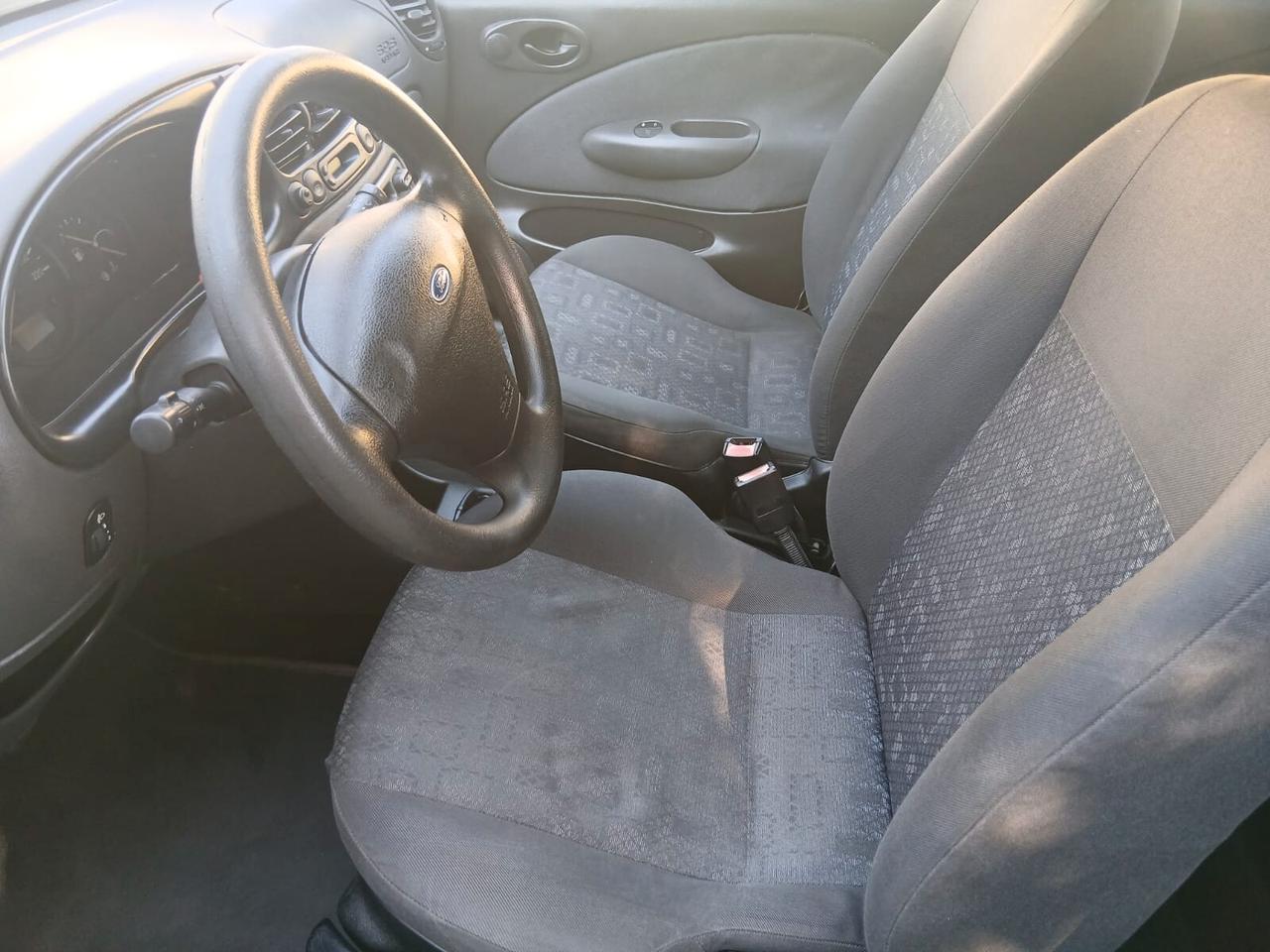 Ford Fiesta 1.2i 16V cat 5 porte Ambiente