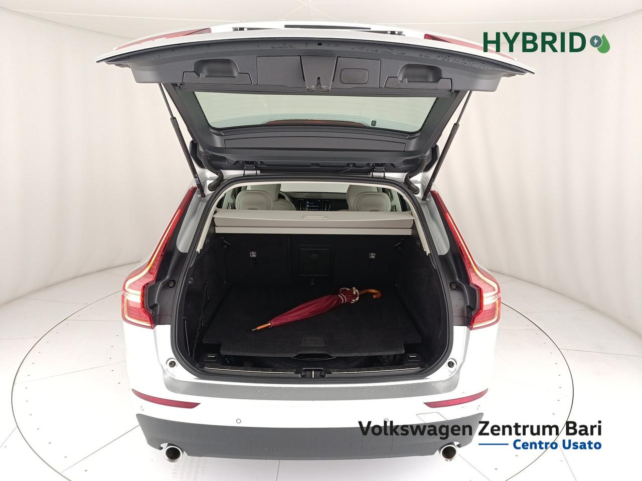 Volvo XC60 2.0 b4 momentum pro auto