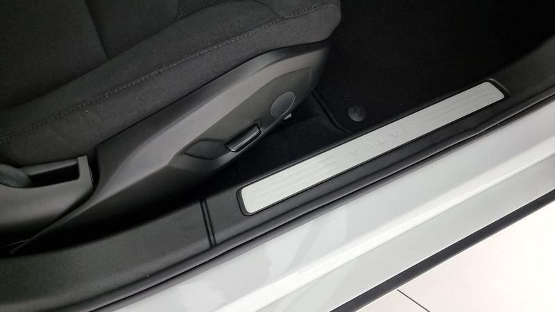 Volvo V60 B4 (d) Geartronic Momentum Business