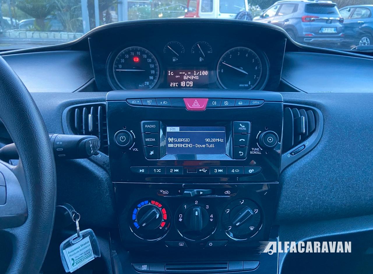 Lancia Ypsilon 1.0 firefly hybrid Gold