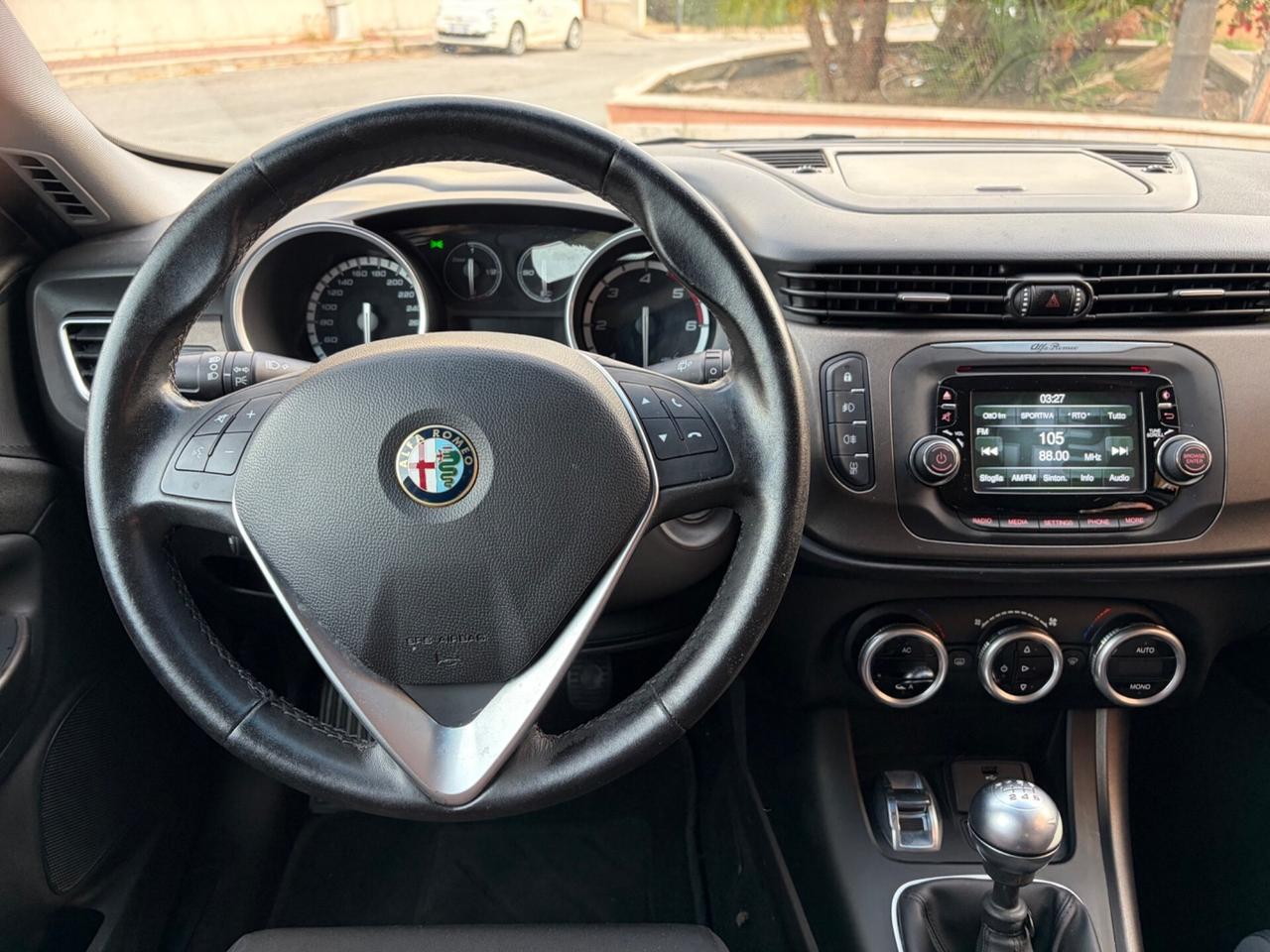 Alfa Romeo Giulietta 1.6 JTDm distictive ideale pe