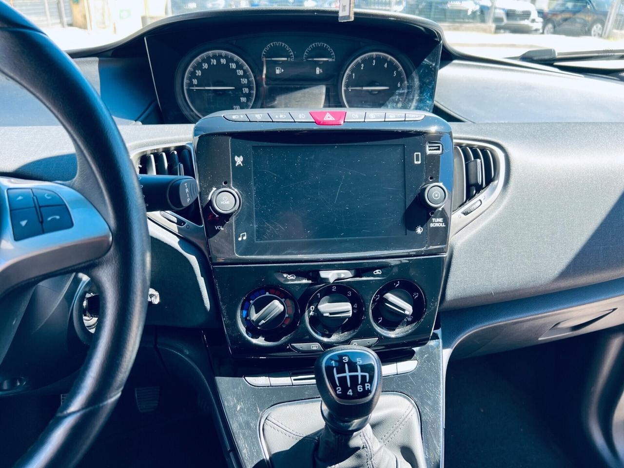 Lancia Ypsilon 1.0 S&S Hybrid Gold CARPLAY 27MILA