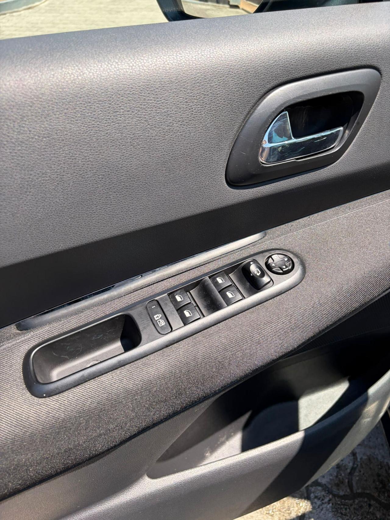 Peugeot 5008 2.0 HDi 150CV Tecno
