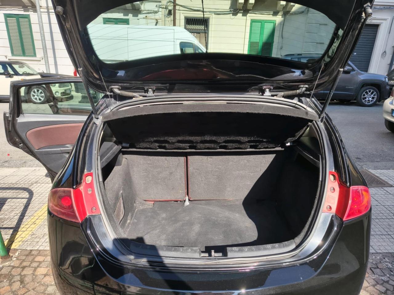 Seat Leon 2.0 16V TDI Reference KM 130000