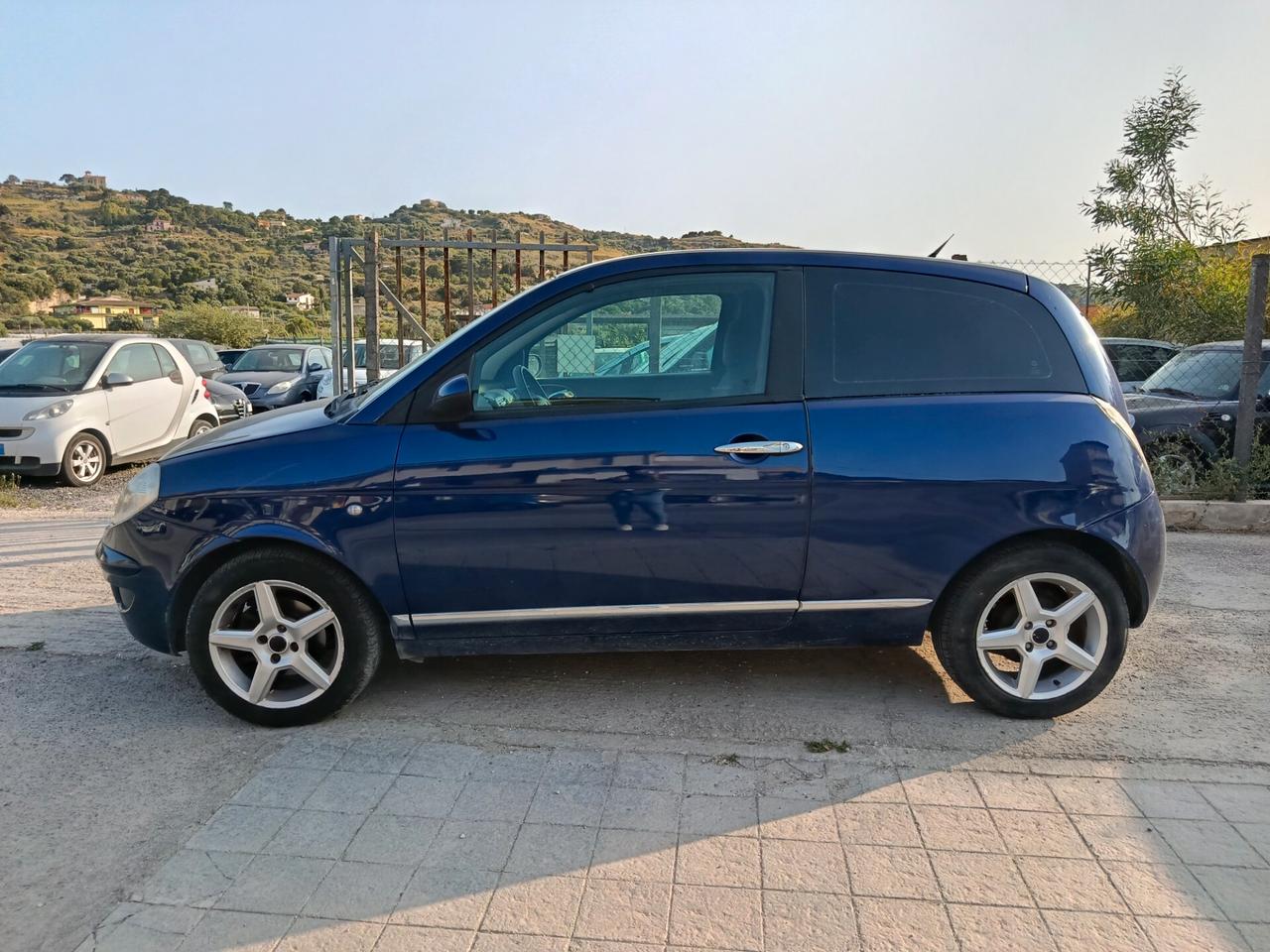 Lancia Ypsilon 1.3 MJT 75 CV Argento