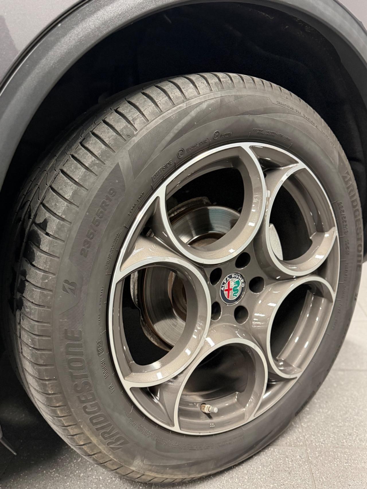 Alfa Romeo Stelvio 2.2 Turbodiesel 180 CV AT8 Q4 Executive