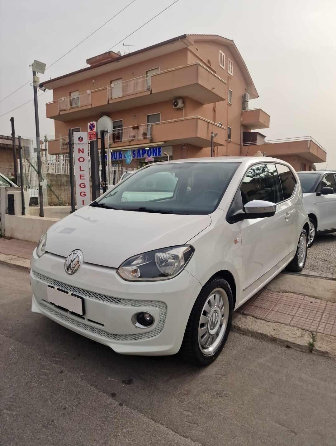 VOLKSWAGEN UP 3P