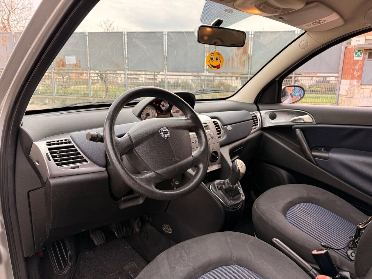 Lancia Ypsilon 1.3 MJT 75 CV Argento