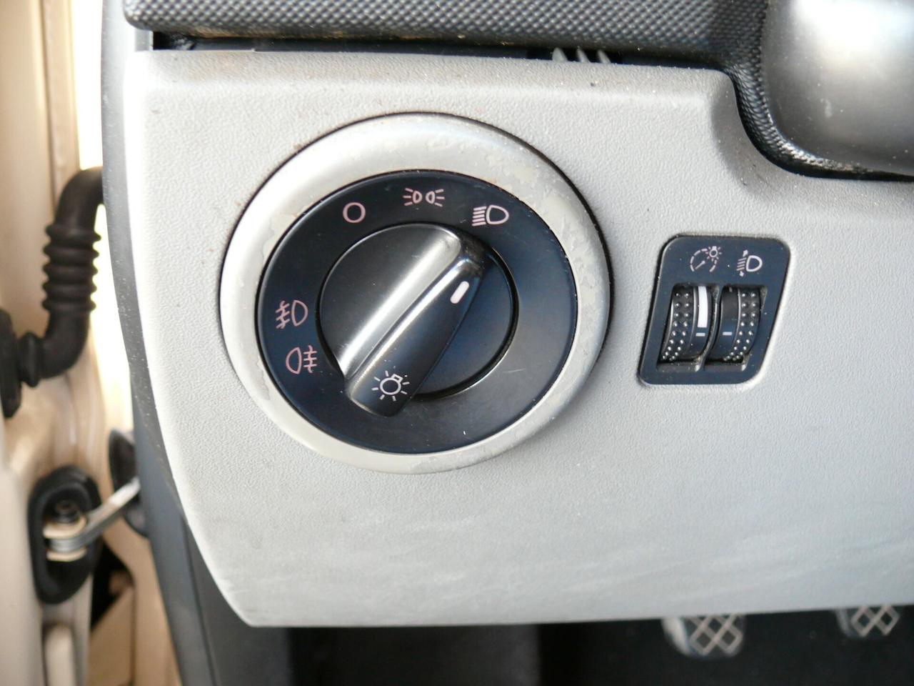 Volkswagen New Beetle 1.6 Cabrio (M1397)