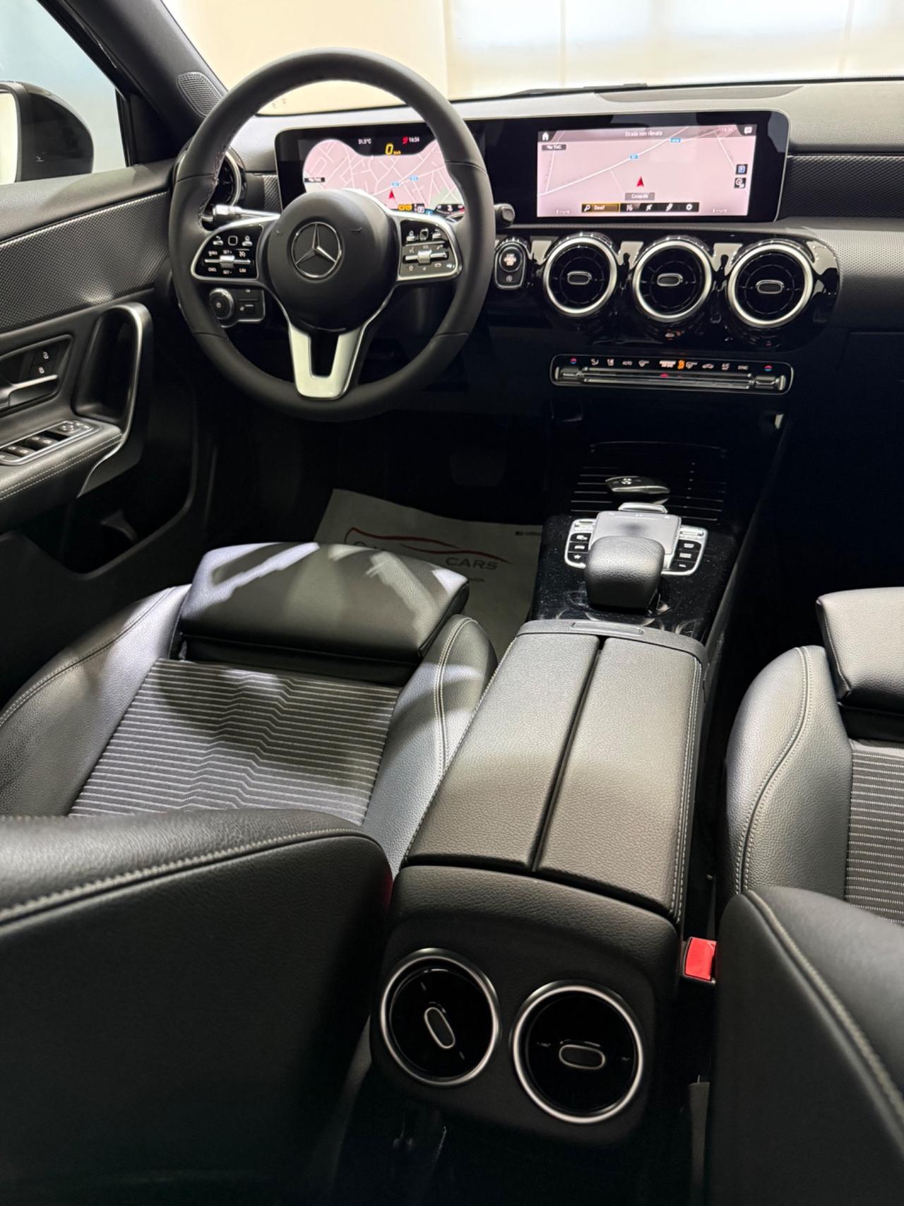 MERCEDES-BENZ A 180 D AUTOMATIC SPORT IVA ESPOSTA