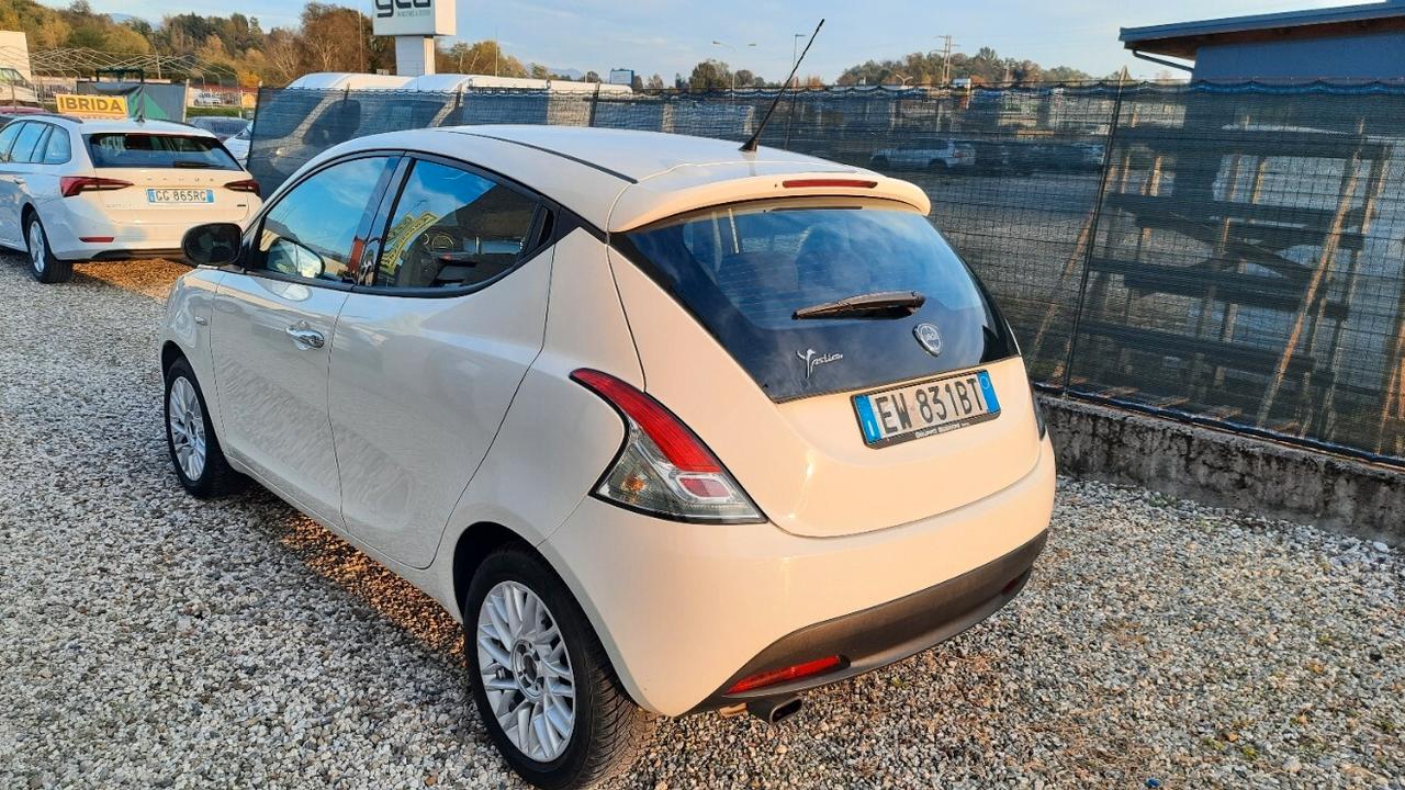 Lancia Ypsilon 1.2 69 CV 5 porte Gold