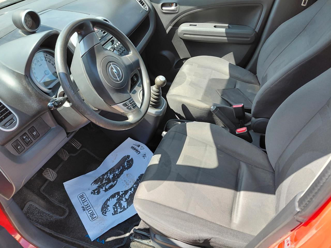 OPEL AGILA ANNO 2008 BZ 1.O ADATTA NEOPATENTATI KM 83 MILA
