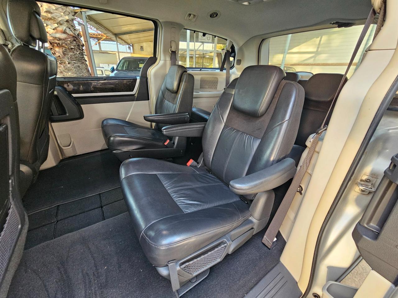 Chrysler Grand Voyager 2.8 CRD DPF Limited Stowngo