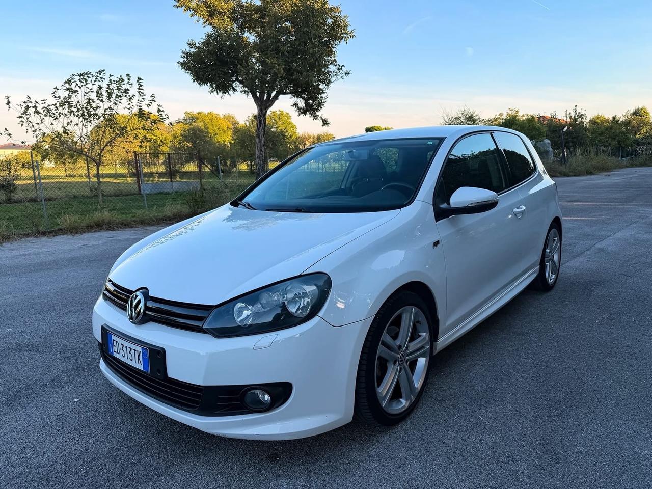 Volkswagen Golf 1.6 TDI DPF 3p. Highline