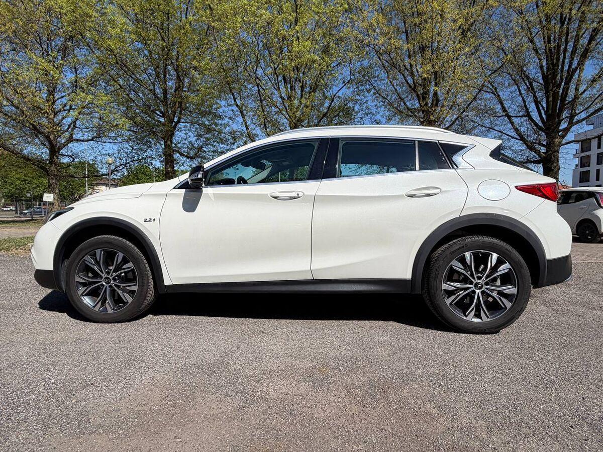 Infiniti QX30 2.2d Premium awd dct