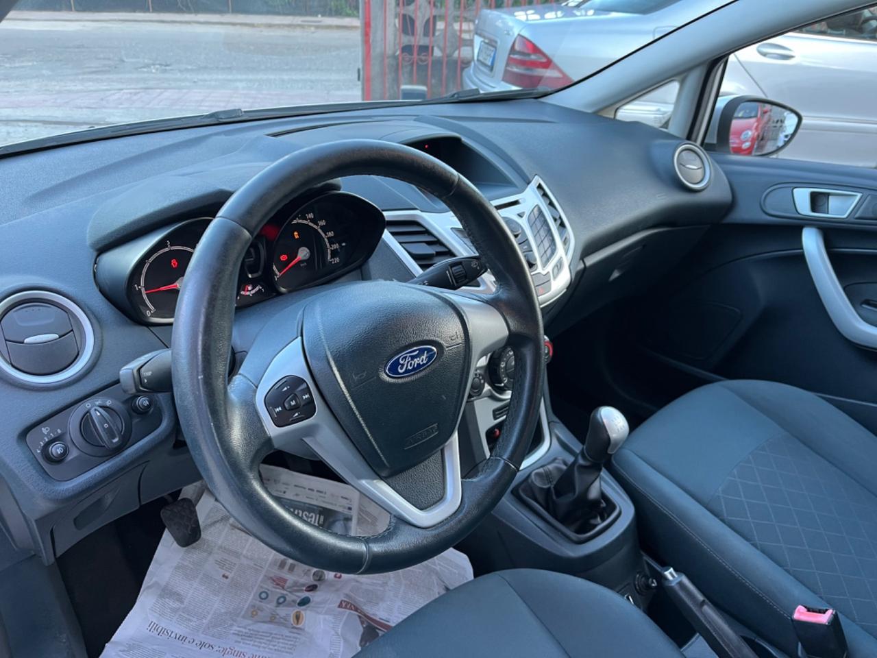 Ford Fiesta 1.4 TDCi 70CV 5 porte Titanium