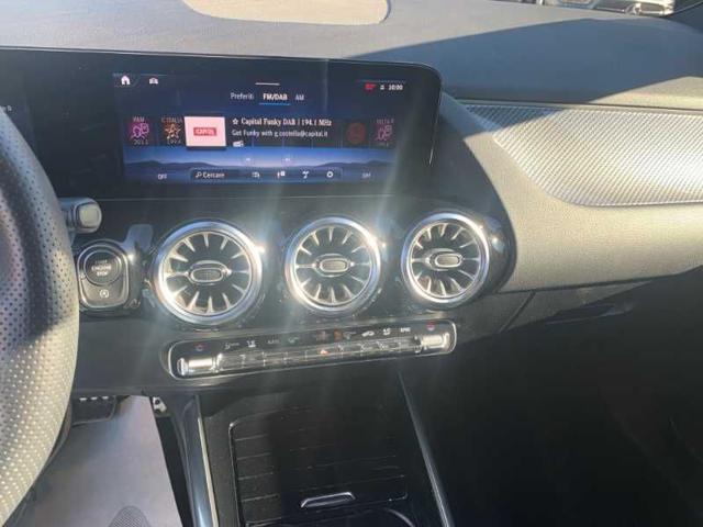 MERCEDES-BENZ GLA 200 d Automatic Premium Amg PACK NIGHT