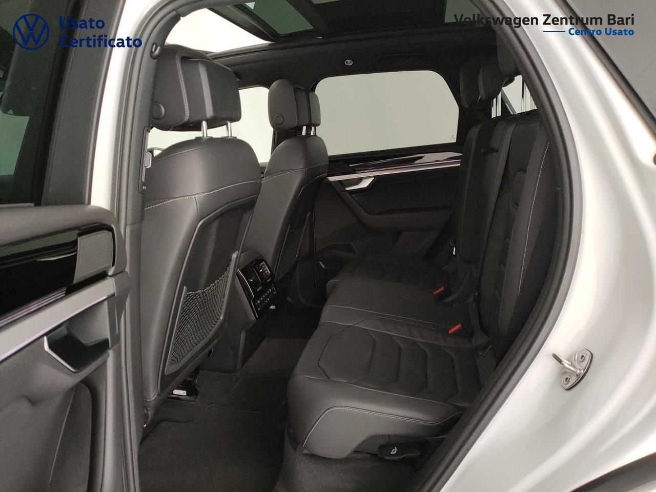 Volkswagen Touareg 3.0 v6 tdi elegance r-line exterior pack 231cv tiptronic