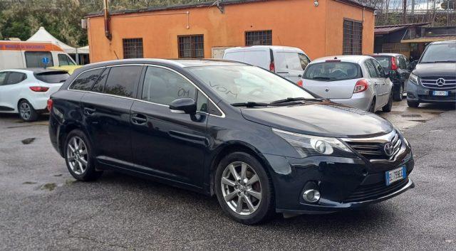 TOYOTA Avensis 2.0 D-4D Wagon Lounge