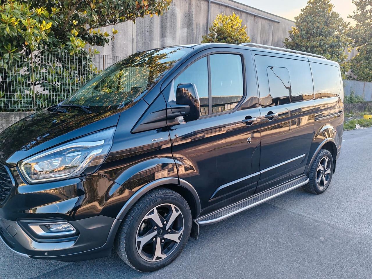 Ford Tourneo Custom 320 2.0 EcoBlue 170CV aut. PC Titanium