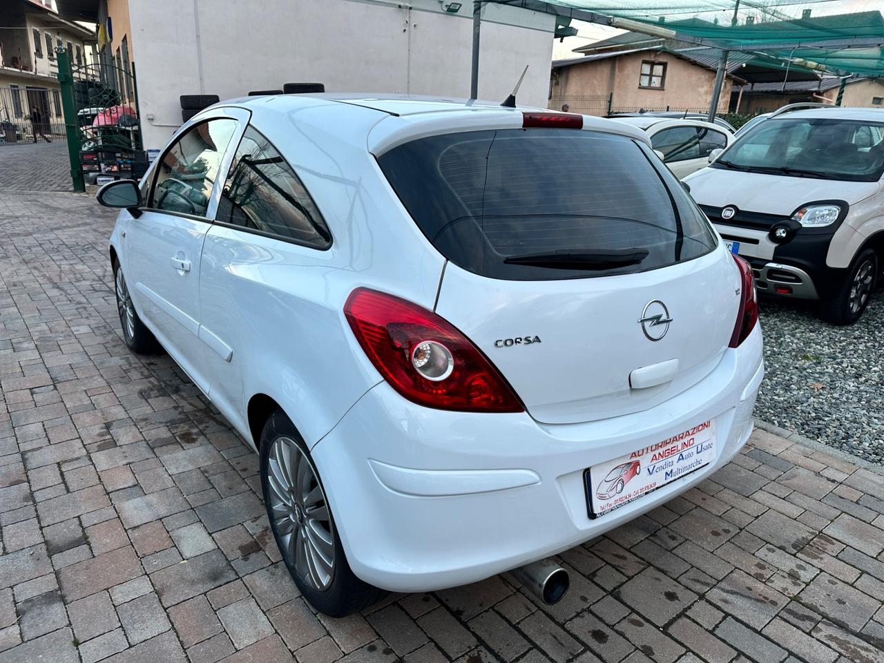 Opel Corsa 1.2 Benzina cambio automatico