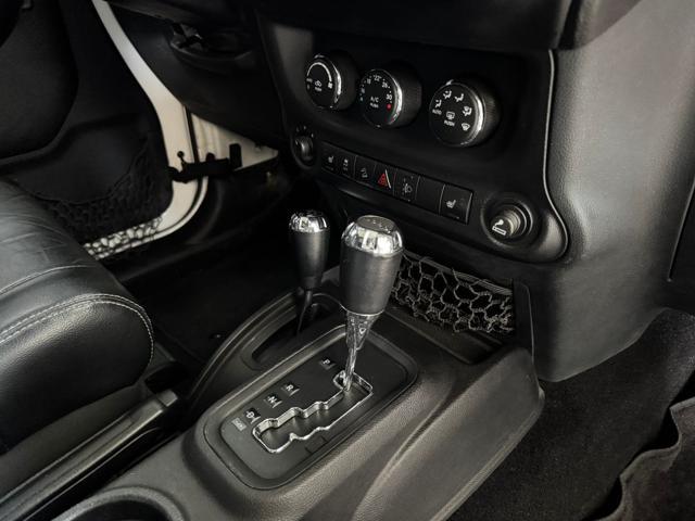 JEEP Wrangler 2.8 CRD DPF Sahara Auto