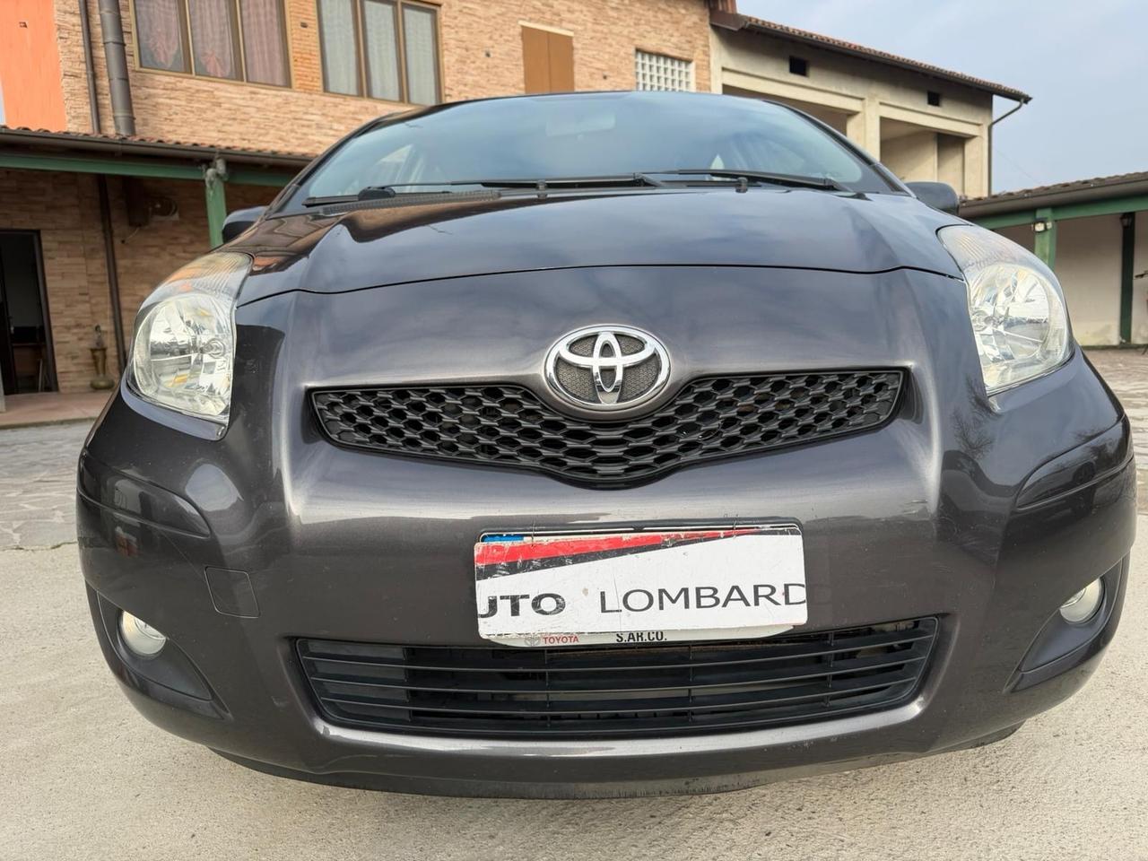 Toyota Yaris 1.0 5 porte Sol neopatentati