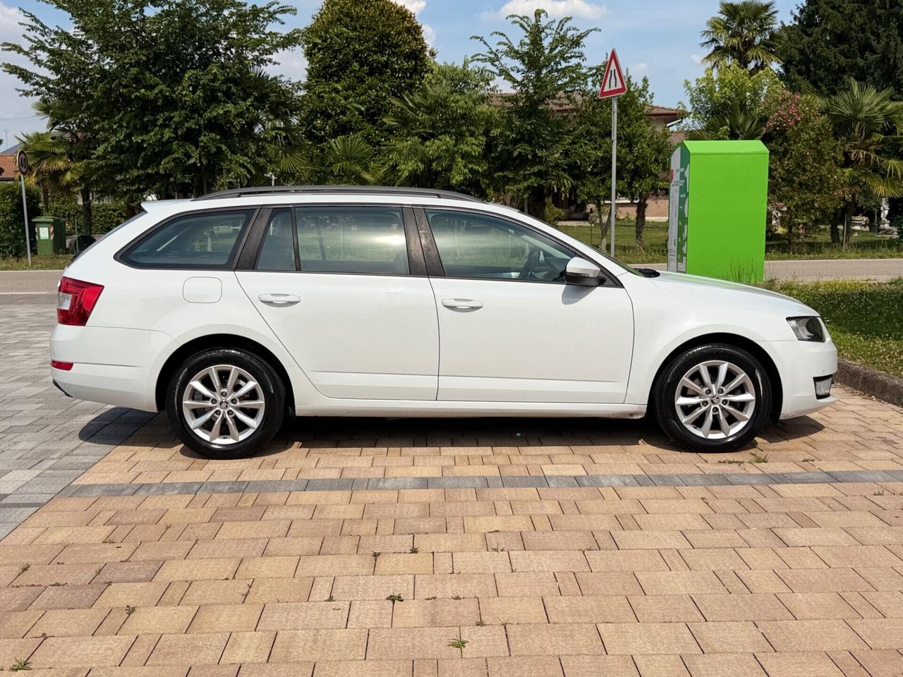 Skoda Octavia 1.6 TDI CR 110 CV DSG Wagon Style