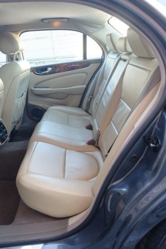 Jaguar XJ 2.7 D V6 cat Executive
