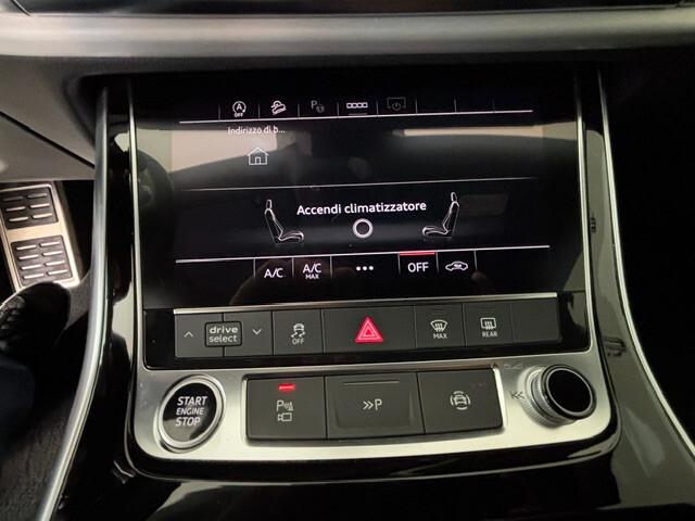 Audi Q8 45 3.0 tdi mhev Quattro Tiptronic S-Line