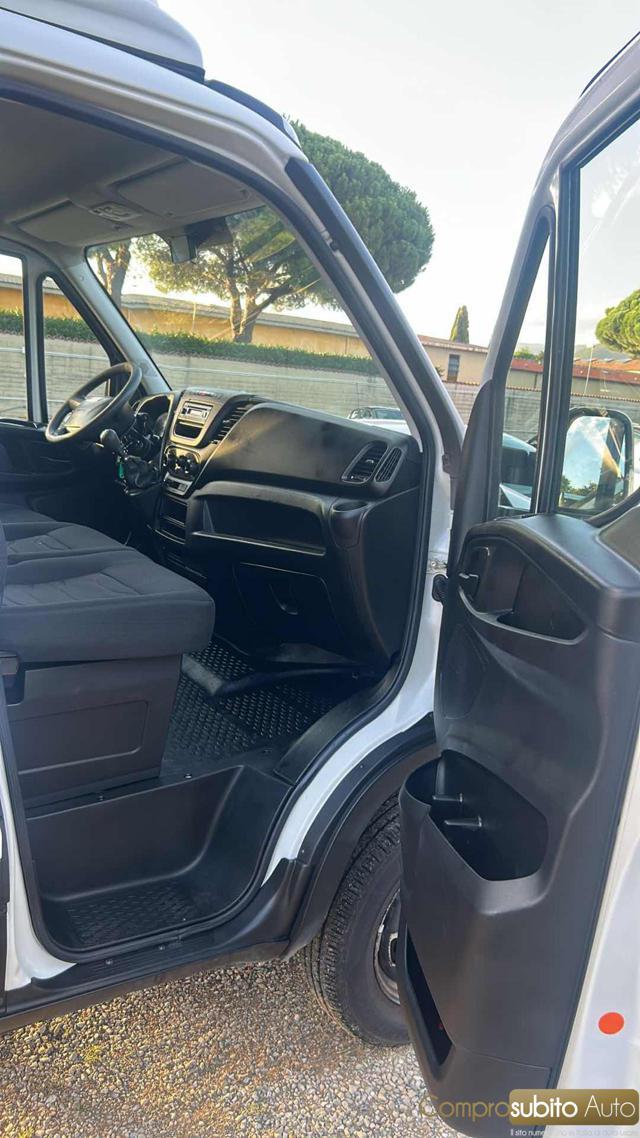 IVECO Daily 33S11A8V 2.3d + IVA 22%