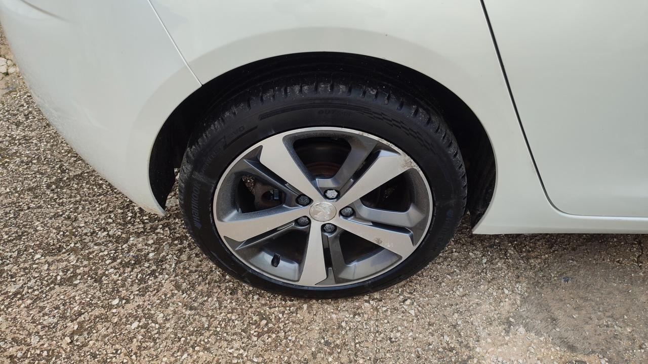 Peugeot 308 BERLINA TETTO PANORAMICO 1.6 HDI