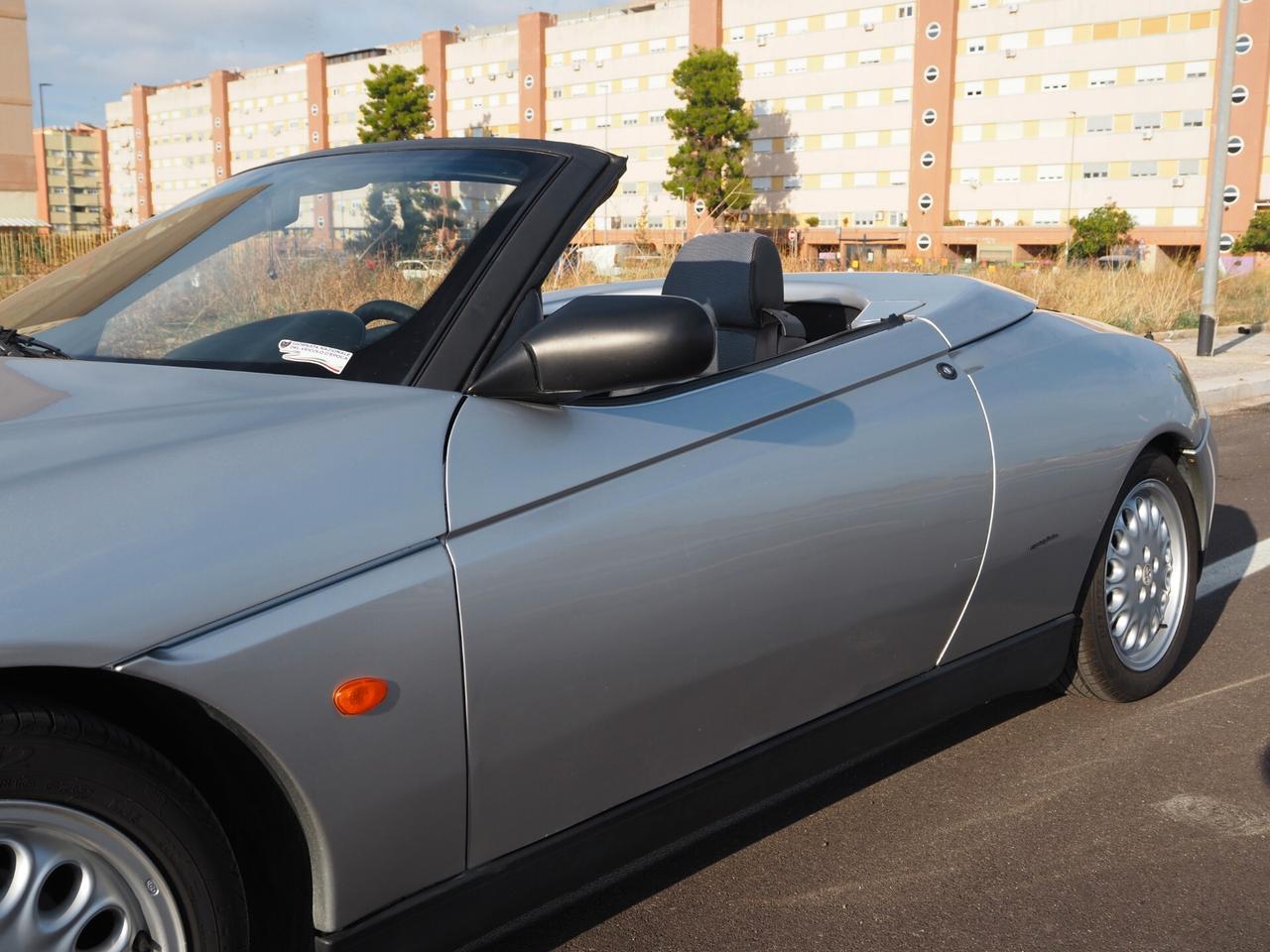 Alfa Romeo Spider 2.0 Twin Spark 16V