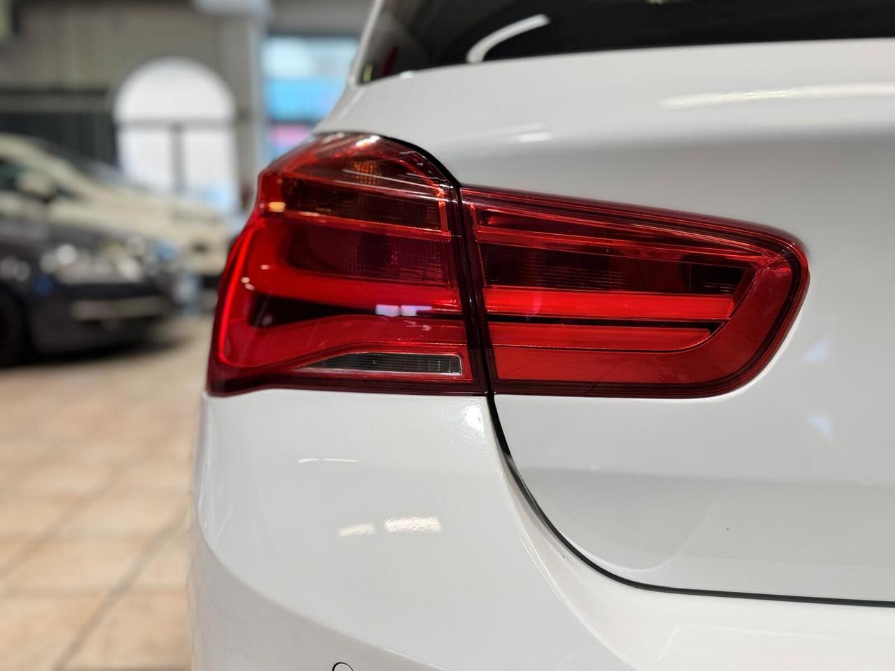 Bmw 118d 5p. Msport BLACK NIGHT