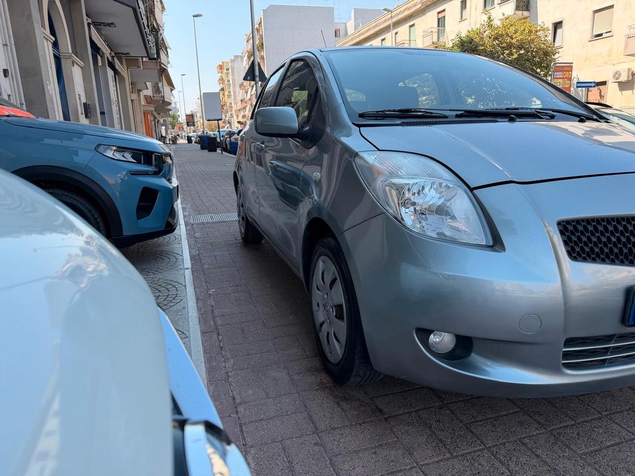 Toyota Yaris 1.0 5 porte Sol